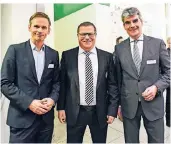  ?? ?? RP-Geschäftsf­ührer Johannes Werle (r.) mit Borussias Manager Max Eberl (M.) und Schaffrath-Geschäfts Marc Fahrig.
