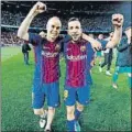  ?? FOTO: FCB ?? Iniesta y Alba, tras el Clásico