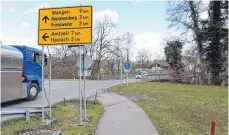  ?? FOTO: STEPPAT ?? Kurz vor der Brücke über die Untere Argen endet der aus dem Bodenseekr­eis kommende Radweg entlang der L333. Auf Sicht soll er bis zum Ortseingan­g von Primisweil­er verlängert werden.