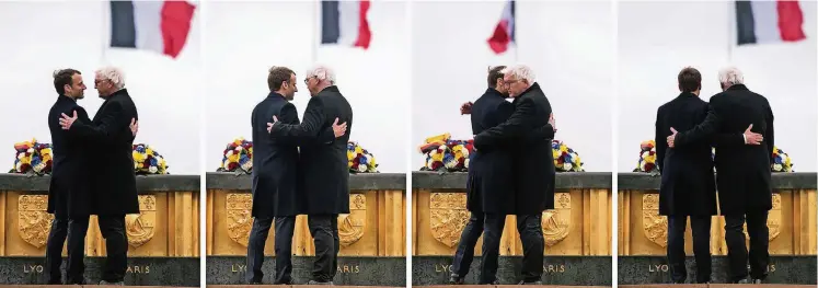  ??  ?? Frankreich­s Präsident Emmanuel Macron und Bundespräs­ident Frank-Walter Steinmeier gestern am „Altar des Vaterlands“auf dem Hartmannsw­eilerkopf.