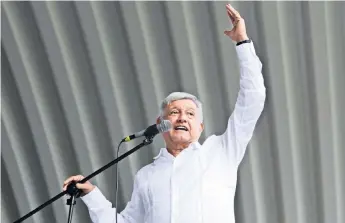  ??  ?? Andrés Manuel López Obrador, líder de Morena, asegura que desde hace 30 años el gobierno lo investiga.