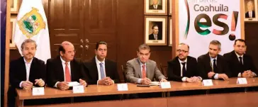  ??  ?? Miguel Ángel Riquelme Solís, gobernador de Coahuila anunció la instalació­n de la nueva planta /CORTESÍA