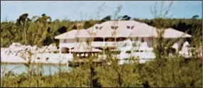  ??  ?? Murder scene: The Dart family home on the island of Grand Bahama