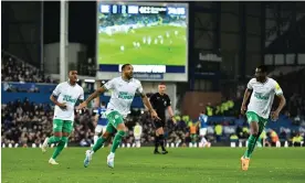  ?? ?? Callum Wilson celebrates with Joe Willock (left) and Alexander Isak (right) on a fine night for Newcastle and awful one for Everton. Photograph: Serena Taylor/Newcastle United/Getty Images