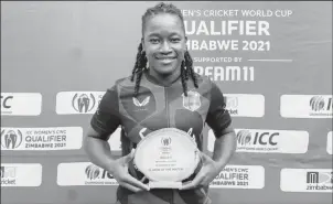  ?? ?? Player of the match Deandra Dottin with her award.