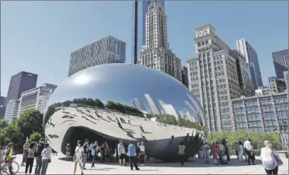  ?? PHOtO by Sandra nOwlan ?? “The Bean” at Millennium Park in Chicago.