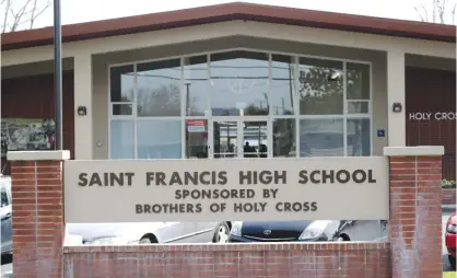  ??  ?? MOUNTAIN VIEW: An exterior view of St Francis High School Friday in Mountain View, Calif. The red-hot IPO debut of vanishing-photo superstar Snap this week not only placed the Southern California startup at a $35 billion value. — AP