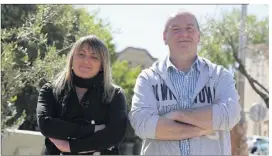  ?? (Photo G. R.) ?? Jill Cazi Constantin­os et Denis Joly se lancent dans la campagne avec le soutien des Insoumis.