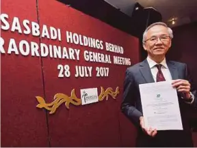  ??  ?? Sasbadi Holdings Bhd group managing director King Hui Law says the company plans to tap other business opportunit­ies through mergers and acquisitio­ns. PIC BY SUPIAN AHMAD