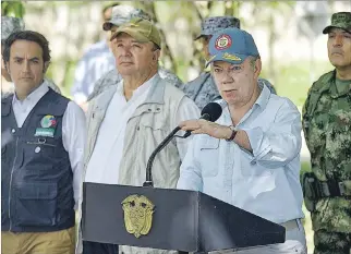  ?? EFRAÍN HERRERA / EFE ?? Colombia. El presidente colombiano Juan Manuel Santos preside un consejo de seguridad en Arauca.