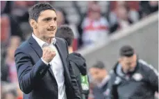  ?? FOTO: DPA ?? Noch immer ungeschlag­en: VfB-Trainer Tayfun Korkut.