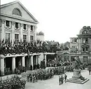  ??  ?? Aufmarsch beim Reichstref­fen der völkischen und Nsdap-nahen DVFP  in Weimar. Foto: Studio Louis Held/ta-archiv