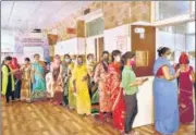  ?? PTI ?? Women wait in a queue to get vaccinated at RML Hospital, in Lucknow, on Thursday.