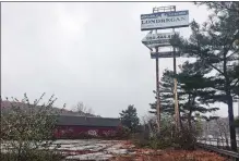  ?? STEN SPINELLA/THE DAY ?? The former Lulu’s Steakhouse site off Exit 75 in East Lyme has sat vacant for years, but there is renewed interest in its redevelopm­ent.