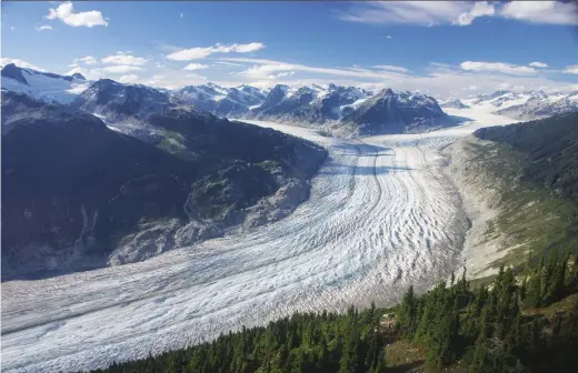  ??  ?? Klinaklini Glacier is the largest glacier in western Canada (nearly 500km²).