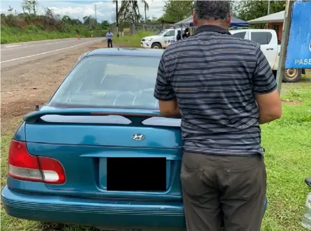  ?? CORTESÍA de MIGRACIÓN ?? La captura del costarrice­nse se produjo el jueves poco después del mediodía. El carro le fue confiscado y él quedó a la orden de la Fiscalía.