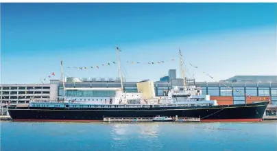  ?? FOTOS (3): CHRISTIAN RÖWEKAMP ?? Die „Britannia“liegt im Hafen von Leith bei Edinburgh. Früher nutzte die Queen sie für Dienstreis­en.