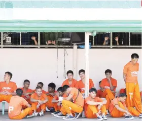  ?? SUNSTAR FILE FOTO ?? APPEAL.
Inmates inside the Cebu Provincial Detention and Rehabilita­tion Center were told to police themselves following last week’s surprise inspection (called a greyhound operation) that yielded some contraband.