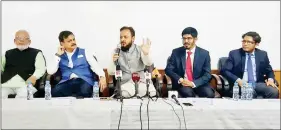  ??  ?? MAKING A POINT: Zafar Sareshwala, the head of India’s Haj goodwill delegation, addresses a press conference in Jeddah on Thursday. Also seen are Gujarat Haj Committee chairman Mohammed Ali Qadri (left), Indian Ambassador Ahmad Javed (second left),...