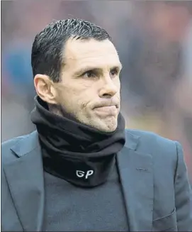  ?? FOTO: AP ?? Gustavo Poyet podría tener los días contados en Burdeos