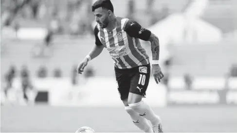  ?? FOTO: JAM MEDIA ?? Alexis Vega y las Chivas debutan hoy en el AP22 ante los Bravos.