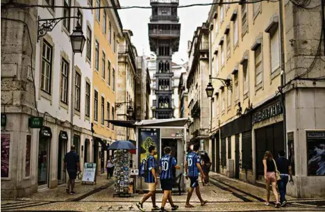  ?? (PATRICIA DE MELO MOREIRA/AFP) ?? Les artères désertes de Lisbonne n’ont pas grand-chose à voir avec l’ambiance à Madrid au moment de la finale de la Ligue il y a quatorze mois.