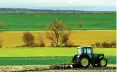  ??  ?? La baisse du niveau des barrages et la cherté de l’eau menacent la culture maraîchère et l’arboricult­ure