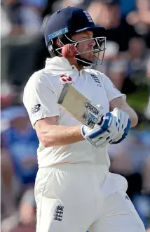  ?? PHOTO: PHOTOSPORT ?? Star England batsman Jonny Bairstow didn’t have it all his on way yesterday, here hit on the helmet by a ball from Colin de Grandhomme.