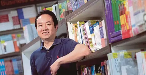  ?? PIC BY MUHAMMAD ASYRAF SAWAL ?? BookXcess co-founder and managing director Andrew Yap says the plan to expand BookXcess is timely, considerin­g the improving economy and strengthen­ing ringgit.