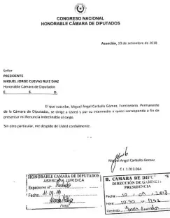  ??  ?? Carballo pidió al juez permiso para trabajar porque dijo ser único sustento de su familia. El lunes renunció.