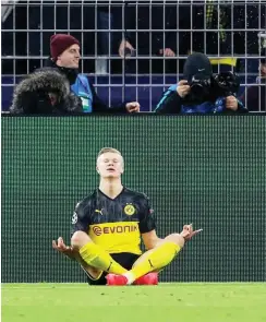  ?? Foto: imago images/Jan Huebner ?? Sollte Dortmunds Erling Haaland auch gegen Schalke treffen, wäre in Zeiten von Corona sein Meditation­sjubel vermutlich der sicherste.