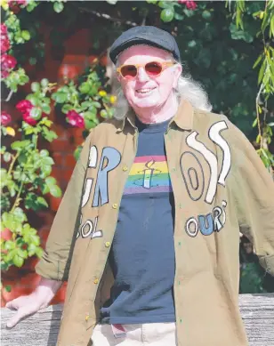  ?? Picture: PETER RISTEVSKI ?? Geelong born gay rights activist Tony Robertson is back visiting his hometown.