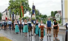  ?? Foto: Rudolf Neusiedl ?? Die Georgi Schützen Klingen feierten mit den Ortsverein­en und den Klingenern ihr Gründungsf­est.