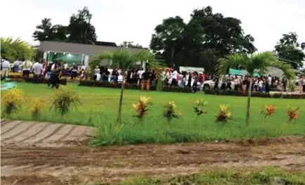  ??  ?? LUGAR. En el camposanto ‘Quinindé’ fueron sepultadas las hermanas Jaily y Eloísa Muñoz Cedeño, quienes murieron en un accidente registrado en la vía Calacalí-la Independen­cia.