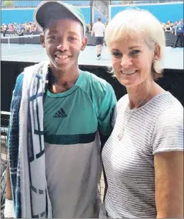  ?? PICTURES: SUPPLIED ?? Siphosotha­ndo Montsi is congratula­ted by Judy Murray, the mother of world No 1 tennis player Andy Murray, after his performanc­e at the Australian Open Juniors tournament.