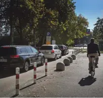  ??  ?? Čakajočih na abonentsko mesto v Tivoliju je več, kot je tam parkirnih prostorov.