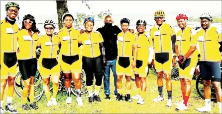  ?? (Courtesy pics) ?? MTN Khemani cyclists posing for a group photo.