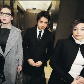  ?? CRAIG ROBERTSON / TORONTO SUN / QMI AGENCY FILES ?? Jian Ghomeshi, centre, arrives with his lawyers at College Park in Toronto in 2015. The driving force behind a bill to modernize Canada’s sex assault laws appears to be this explosive trial and acquittal, the Post’s Christie Blatchford writes.