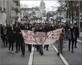 ??  ?? Des étudiants nantais ont manifesté mercredi dans la ville.