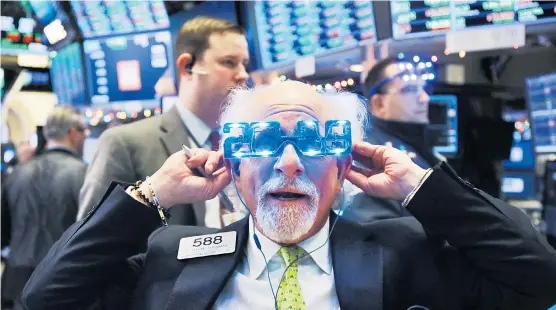  ??  ?? 2019 geht zu Ende. An den Börsen war es ein gutes Jahr. Auch das kommende wird laut Experten gut laufen – mit altbekannt­en Themen.
