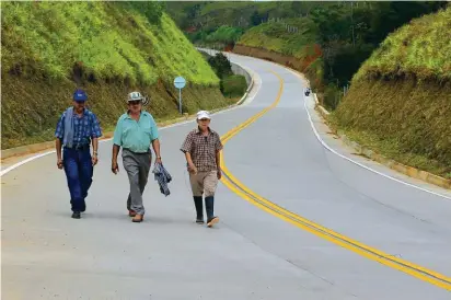  ?? FOTO ?? La vía Vegachí-Remedios, de 30 kilómetros, se construyó con un costo de 124.000 millones de pesos y redujo en más de una hora el viaje a Medellín.