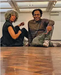 Mussunda Nzombo e Manuela Grotz criam obras com recurso à inteligênc­ia ...