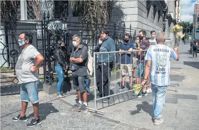  ?? Bernardino Avila ?? El Congreso permaneció abierto para la despedida hasta las 15 de ayer.