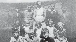  ??  ?? Taiko School children in 1943, from left back row, Neil Sharp, Jim Marshall (Janette’s brother), Betty Gill, John Talbot and David Turpie. Centre, Ann Gliddon, Alma Biggs, Unity Kelynack, Nessie Talbot and Jannette Marshall (now Young). Front, Barry McPhedran, Donald Allan and Ewan Sharp.