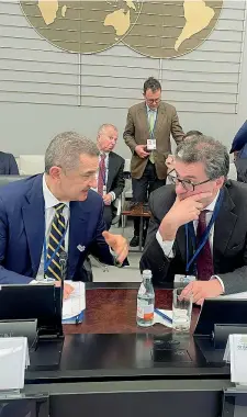  ?? ?? Il governator­e di Bankitalia Fabio Panetta col ministro Giancarlo Giorgetti