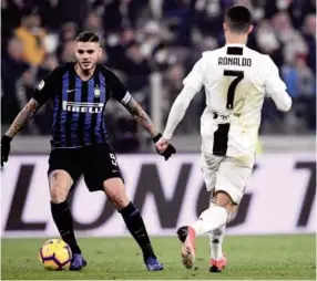  ??  ?? Destacado. Mauro Icardi en un duelo con Cristiano Ronaldo.