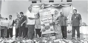  ??  ?? KOLEJ Vokasional Labuan johan Banting Tercantik Terima Kasih Cikgu.