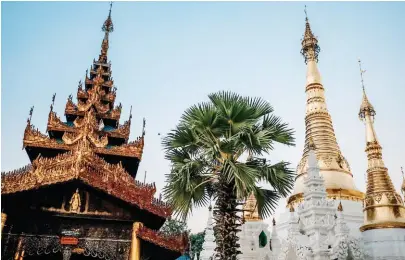  ??  ?? R Shwezigon Pagoda