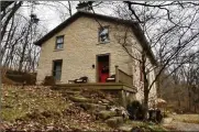  ?? PHOTO COURTESY OF PARTINGTON SPRING HOUSE ?? Built of limestone from the adjacent cliff, the house looks much younger than its 170 years.