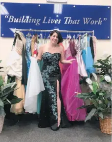  ?? CORTESÍA ?? Goodwill cuenta con mil vestidos para ‘Prom’ a precios asequibles para apoyar a las familias de la Florida Central.